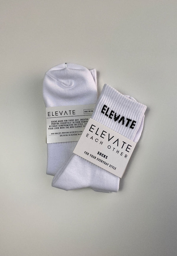 weisse Socken mit schwarzem Logo